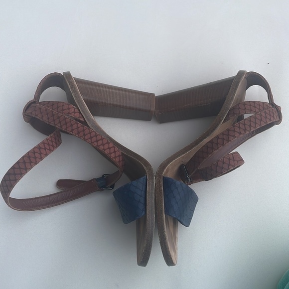 Vince Nava Leather Snake Embossed Ankle Wrap Heel Strappy high heeled Sandals - Picture 4 of 6